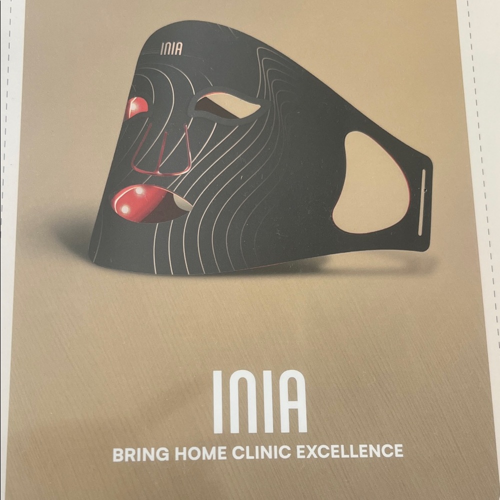 Inia LED Therapy Mask